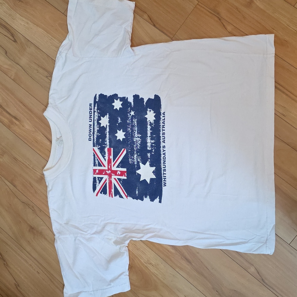 Vintage 90's Australian distressed Flag Whitsundays Islands 100% Cotton Size L